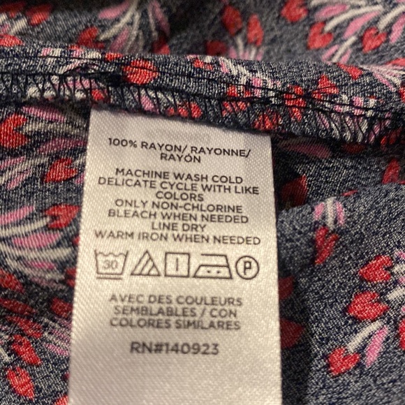 🎈Sale🎈NWOT Loft Ruffle Detailed V-Neck Blouse - Picture 10 of 10